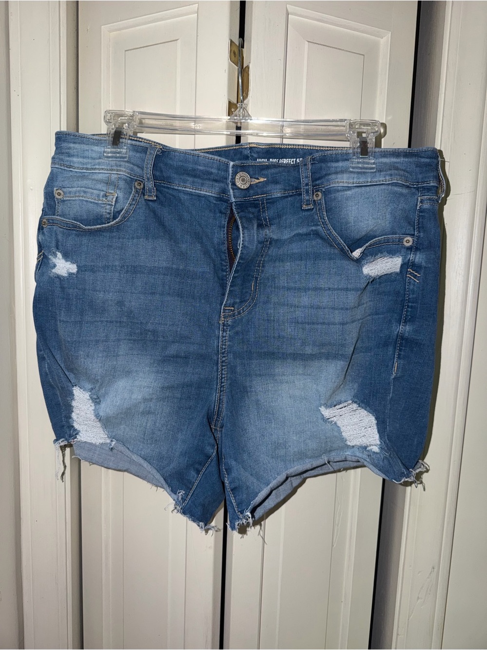 ✨5/$30✨ torrid Medium Blue Distressed Denim Shorts